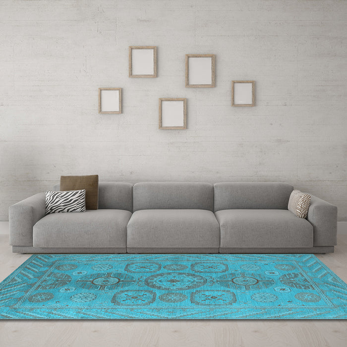 Machine Washable Oriental Light Blue Traditional Rug in a Living Room, wshurb1006lblu