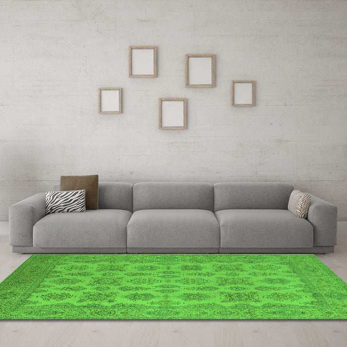 Machine Washable Oriental Green Industrial Area Rugs in a Living Room,, wshurb1008grn