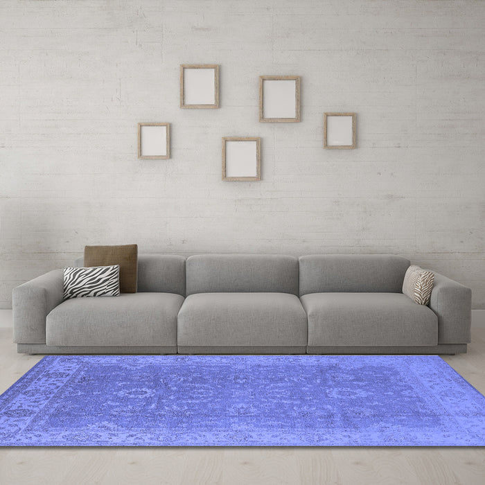 Machine Washable Oriental Blue Industrial Rug in a Living Room, wshurb1009blu