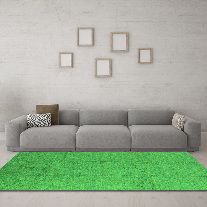 Machine Washable Oriental Green Industrial Area Rugs in a Living Room,, wshurb1011grn