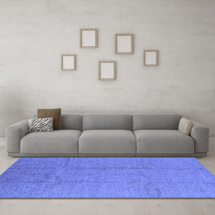 Machine Washable Oriental Blue Industrial Rug in a Living Room, wshurb1011blu
