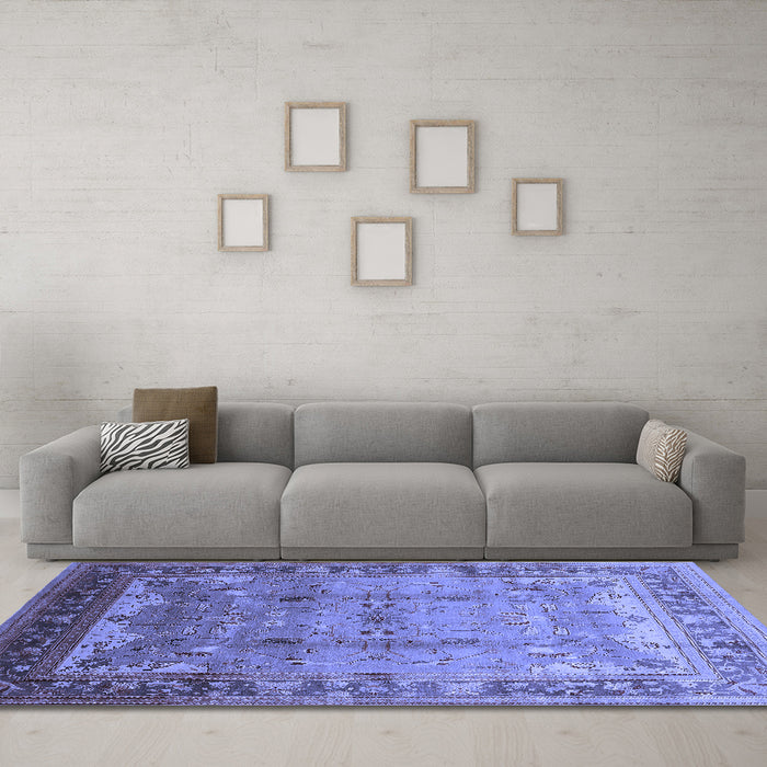 Machine Washable Oriental Blue Industrial Rug in a Living Room, wshurb1012blu