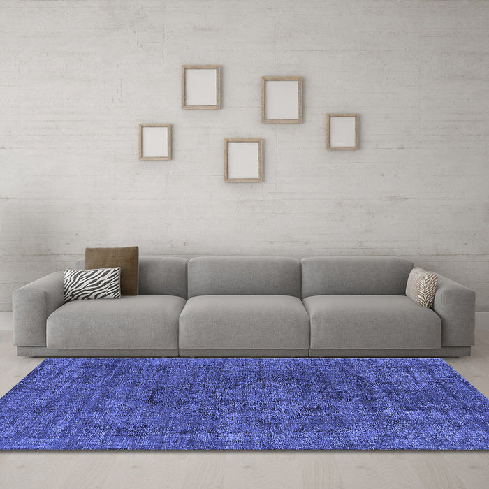 Machine Washable Oriental Blue Industrial Rug in a Living Room, wshurb1016blu