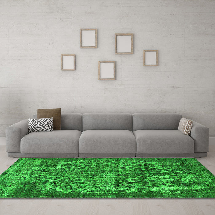 Machine Washable Oriental Green Industrial Area Rugs in a Living Room,, wshurb1017grn