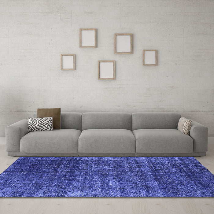 Machine Washable Oriental Blue Industrial Rug in a Living Room, wshurb1018blu