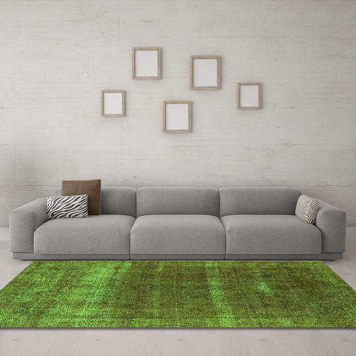 Machine Washable Oriental Green Industrial Area Rugs in a Living Room,, wshurb1019grn
