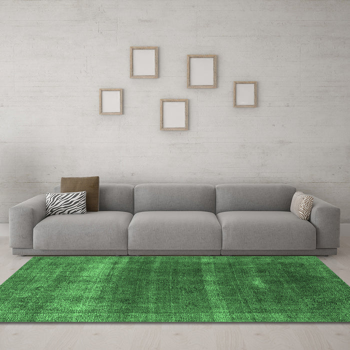 Machine Washable Oriental Emerald Green Industrial Area Rugs in a Living Room,, wshurb1019emgrn