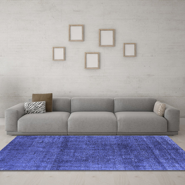 Machine Washable Oriental Blue Industrial Rug in a Living Room, wshurb1020blu