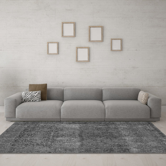 Machine Washable Oriental Gray Traditional Rug in a Living Room,, wshurb1021gry