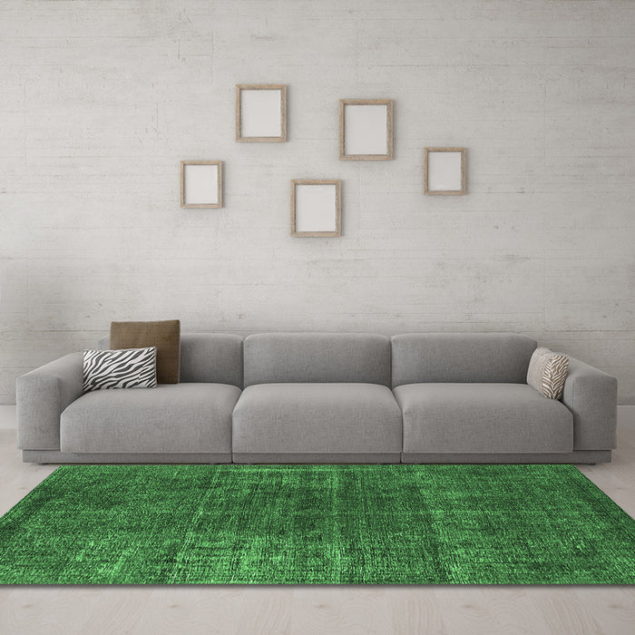 Machine Washable Oriental Emerald Green Industrial Area Rugs in a Living Room,, wshurb1022emgrn