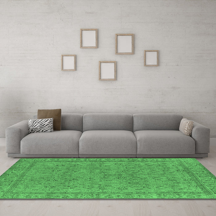 Machine Washable Oriental Emerald Green Industrial Area Rugs in a Living Room,, wshurb1023emgrn