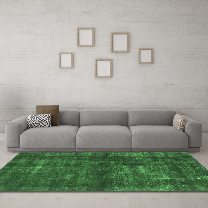 Machine Washable Oriental Emerald Green Industrial Area Rugs in a Living Room,, wshurb1024emgrn