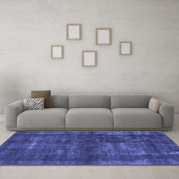 Machine Washable Oriental Blue Industrial Rug in a Living Room, wshurb1024blu