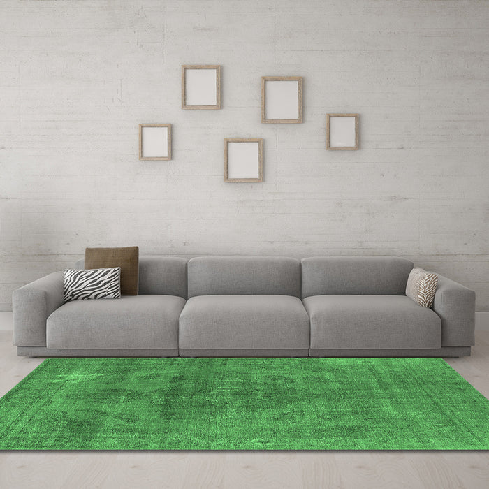 Machine Washable Oriental Emerald Green Industrial Area Rugs in a Living Room,, wshurb1025emgrn