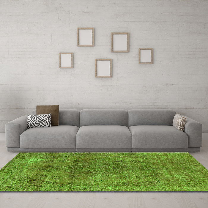 Machine Washable Oriental Green Industrial Area Rugs in a Living Room,, wshurb1025grn