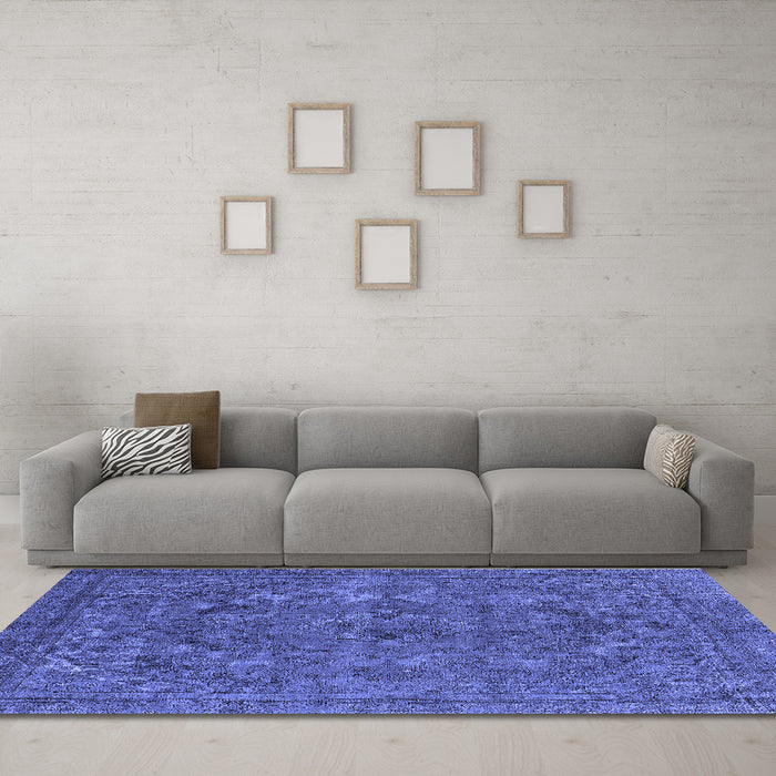 Machine Washable Oriental Blue Industrial Rug in a Living Room, wshurb1027blu