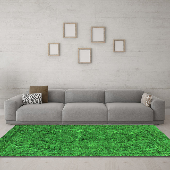 Machine Washable Oriental Green Industrial Area Rugs in a Living Room,, wshurb1027grn