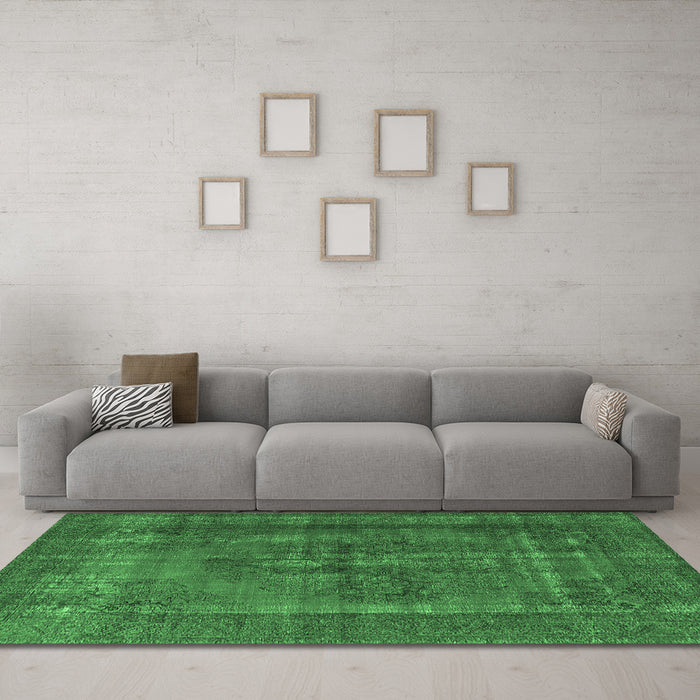 Machine Washable Oriental Emerald Green Industrial Area Rugs in a Living Room,, wshurb1028emgrn