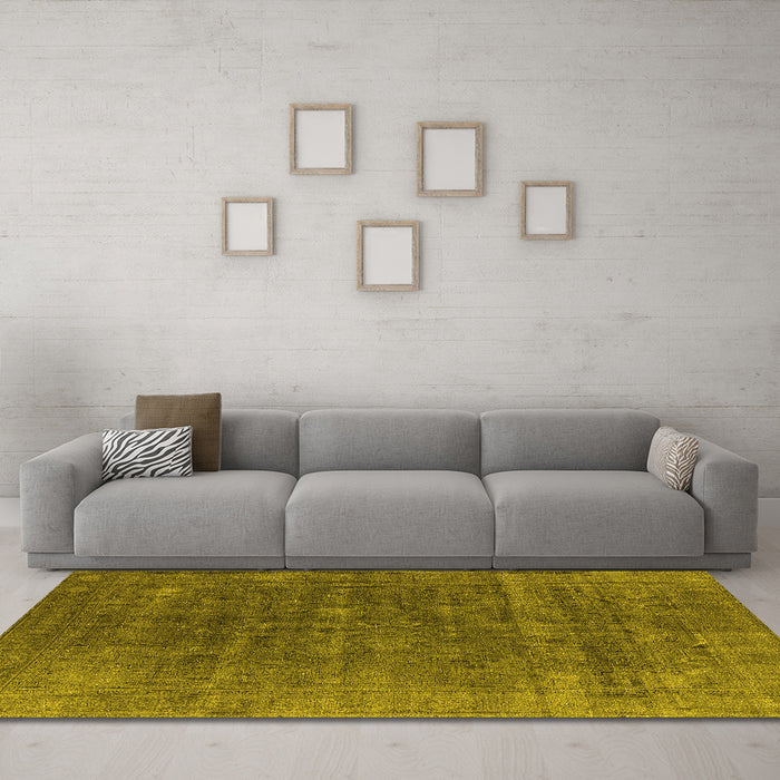 Machine Washable Oriental Yellow Industrial Rug in a Living Room, wshurb1029yw