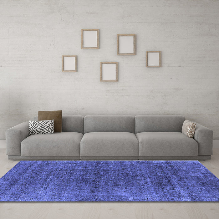 Machine Washable Oriental Blue Industrial Rug in a Living Room, wshurb1030blu
