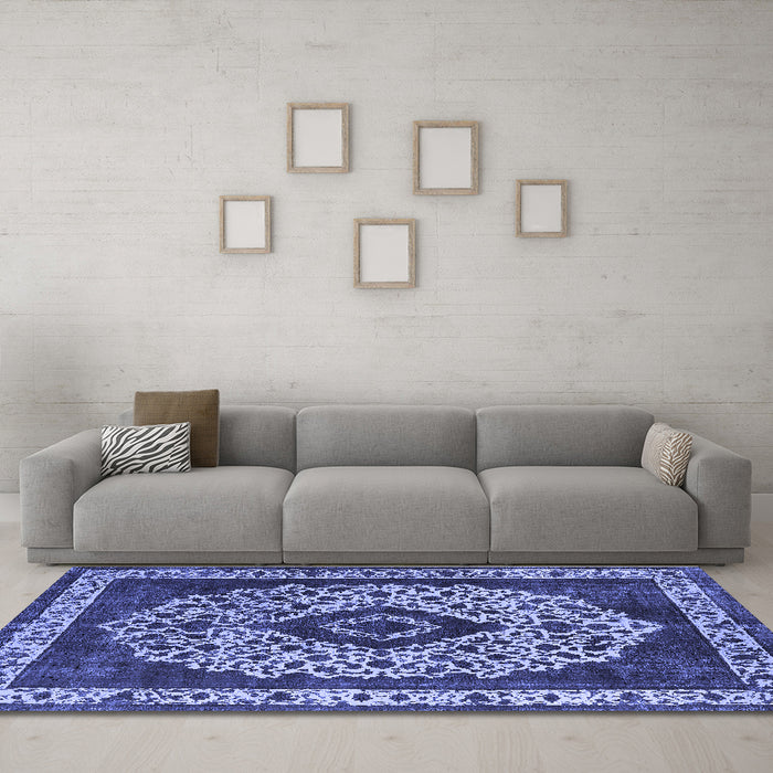 Machine Washable Oriental Blue Industrial Rug in a Living Room, wshurb1032blu