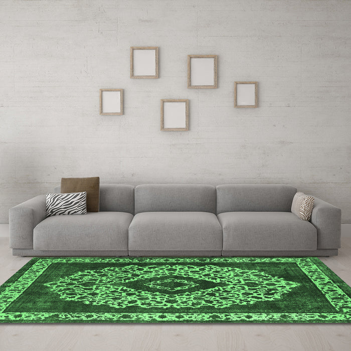 Machine Washable Oriental Emerald Green Industrial Area Rugs in a Living Room,, wshurb1032emgrn