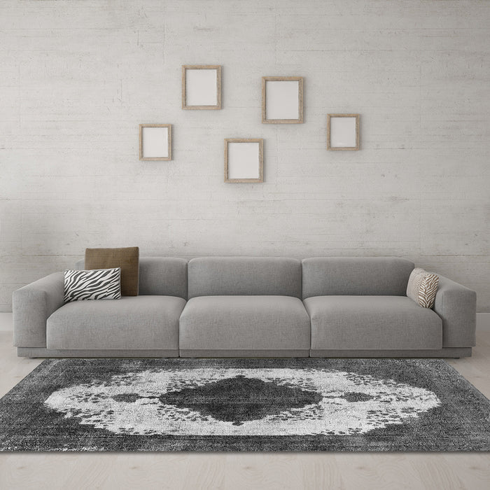 Machine Washable Oriental Gray Industrial Rug in a Living Room,, wshurb1036gry