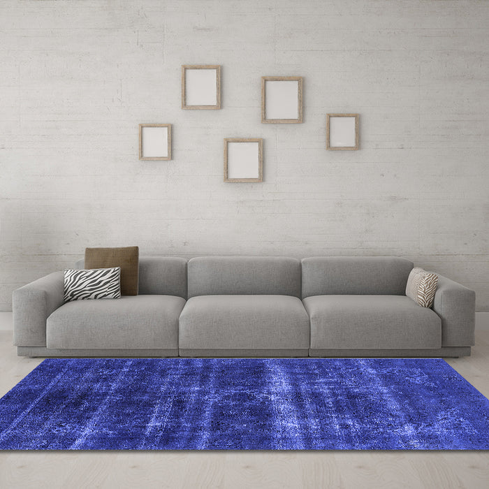 Machine Washable Oriental Blue Industrial Rug in a Living Room, wshurb1039blu