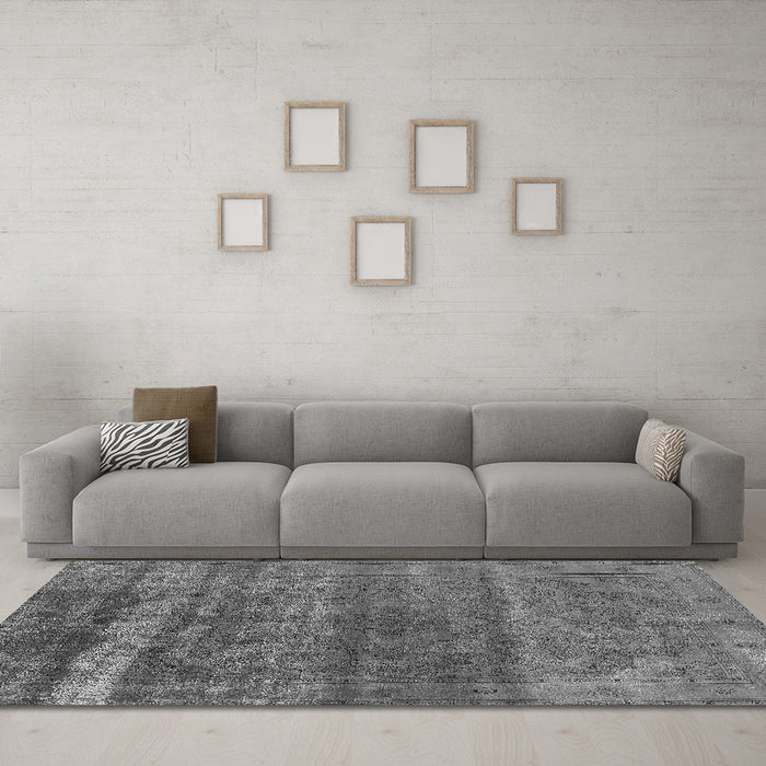 Machine Washable Oriental Gray Industrial Rug in a Living Room,, wshurb1042gry