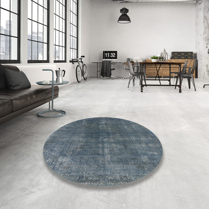 Round Mid-Century Modern Slate Gray Oriental Rug in a Office, urb1043