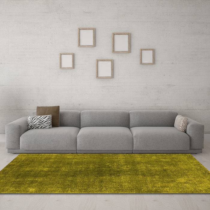 Machine Washable Oriental Yellow Industrial Rug in a Living Room, wshurb1043yw