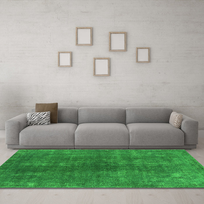 Machine Washable Oriental Green Industrial Area Rugs in a Living Room,, wshurb1043grn