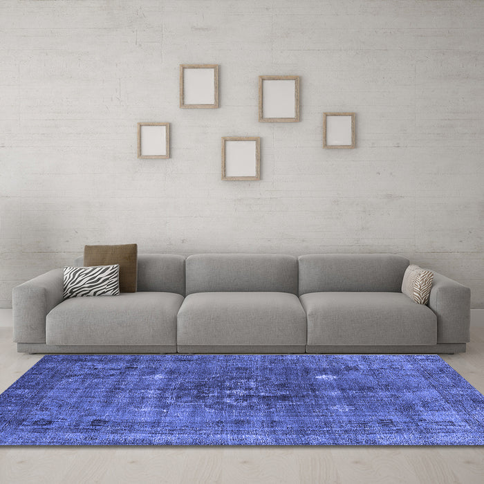 Machine Washable Oriental Blue Industrial Rug in a Living Room, wshurb1044blu