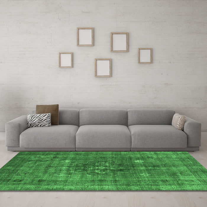 Machine Washable Oriental Emerald Green Industrial Area Rugs in a Living Room,, wshurb1044emgrn