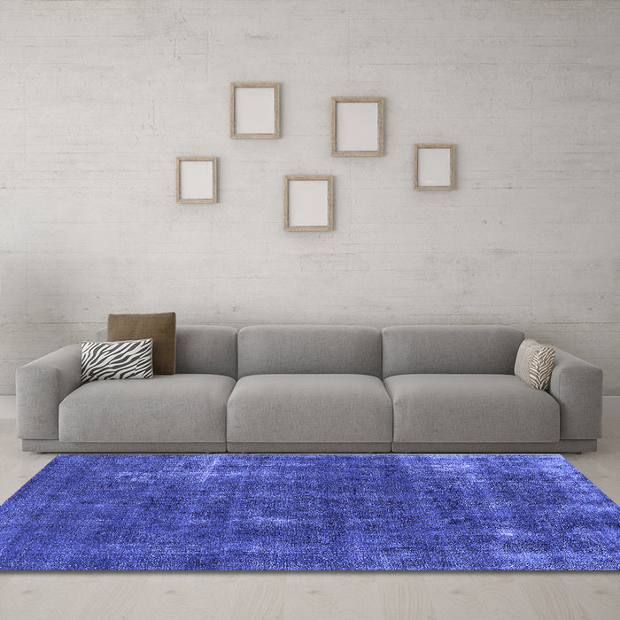 Machine Washable Oriental Blue Industrial Rug in a Living Room, wshurb1046blu
