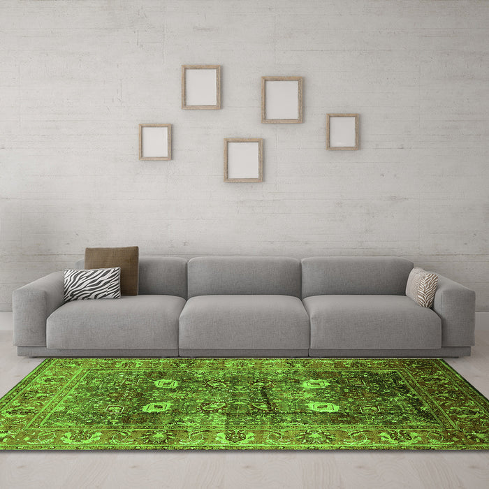 Machine Washable Oriental Green Industrial Area Rugs in a Living Room,, wshurb1047grn