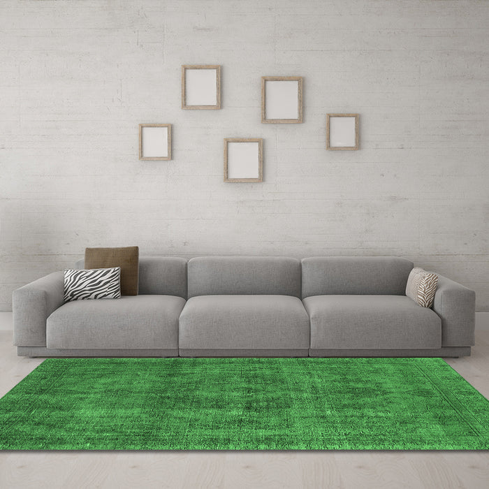 Machine Washable Oriental Emerald Green Industrial Area Rugs in a Living Room,, wshurb1048emgrn