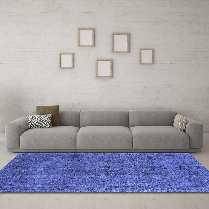 Machine Washable Oriental Blue Industrial Rug in a Living Room, wshurb1048blu