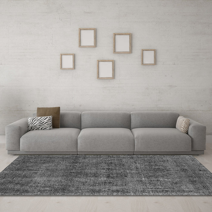 Machine Washable Oriental Gray Industrial Rug in a Living Room,, wshurb1048gry