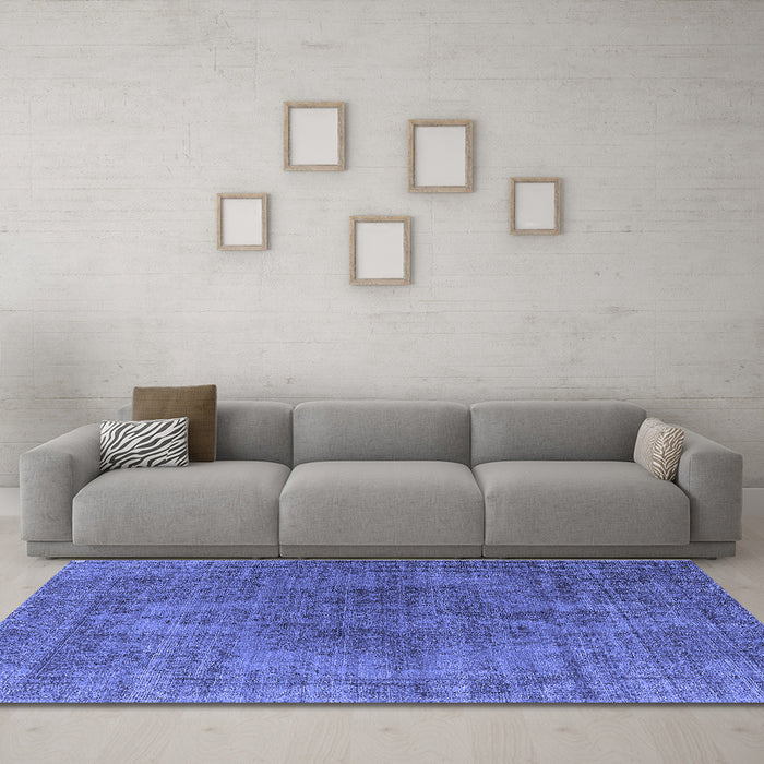 Machine Washable Oriental Blue Industrial Rug in a Living Room, wshurb1052blu