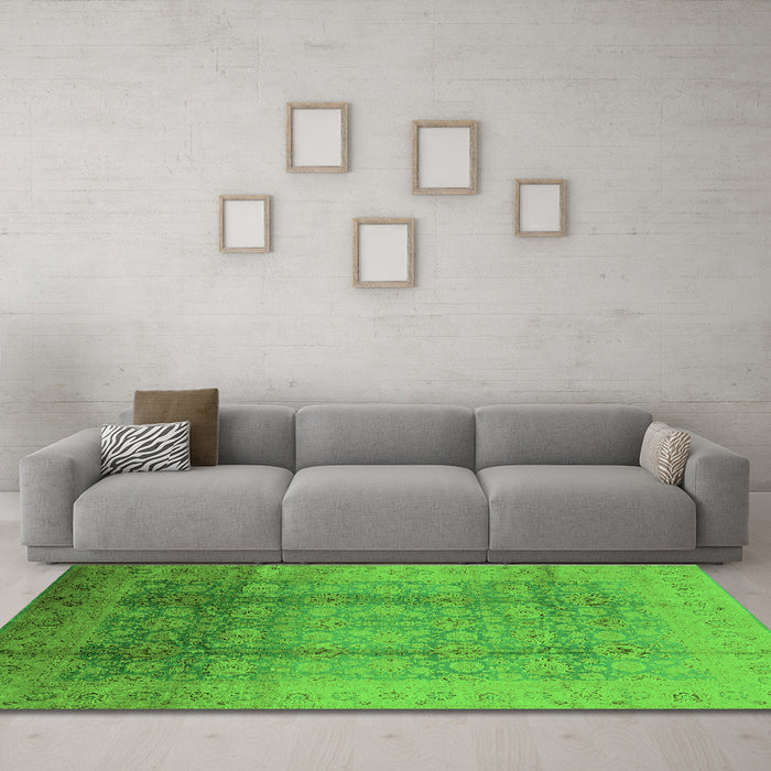Machine Washable Oriental Green Industrial Area Rugs in a Living Room,, wshurb1054grn