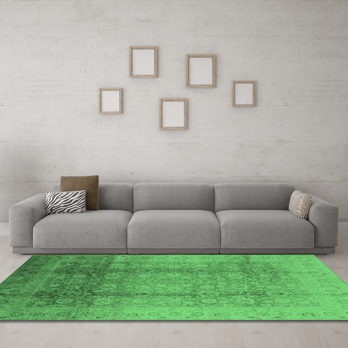 Machine Washable Oriental Emerald Green Industrial Area Rugs in a Living Room,, wshurb1054emgrn