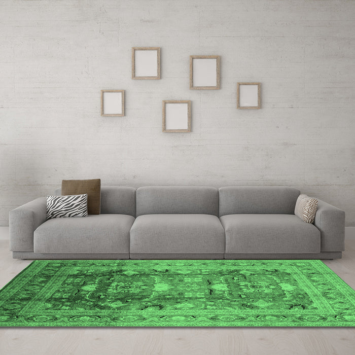 Machine Washable Oriental Emerald Green Traditional Area Rugs in a Living Room,, wshurb1055emgrn