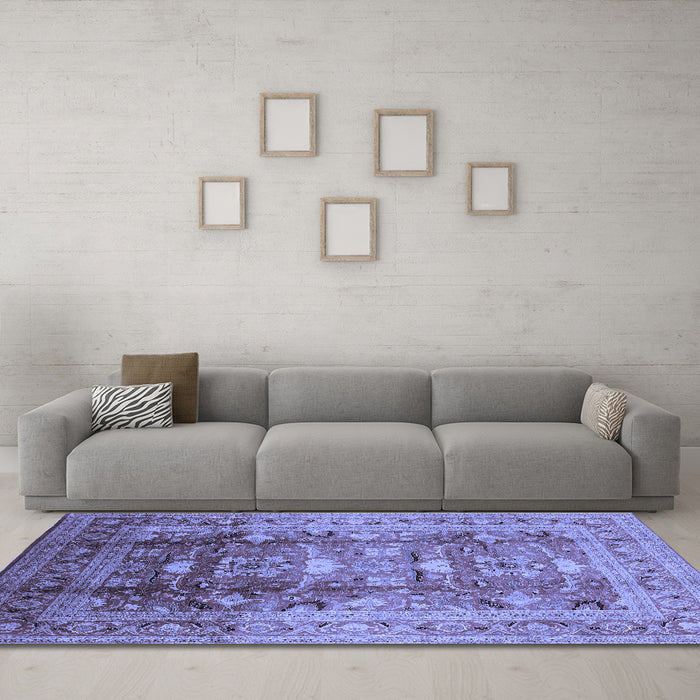 Machine Washable Oriental Blue Traditional Rug in a Living Room, wshurb1055blu
