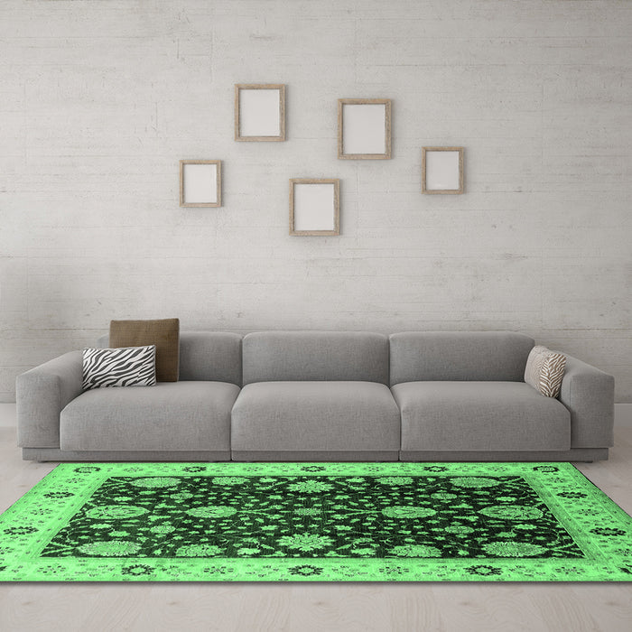 Machine Washable Oriental Emerald Green Traditional Area Rugs in a Living Room,, wshurb1056emgrn