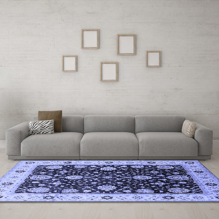 Machine Washable Oriental Blue Traditional Rug in a Living Room, wshurb1056blu