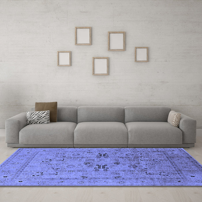 Machine Washable Oriental Blue Traditional Rug in a Living Room, wshurb1057blu