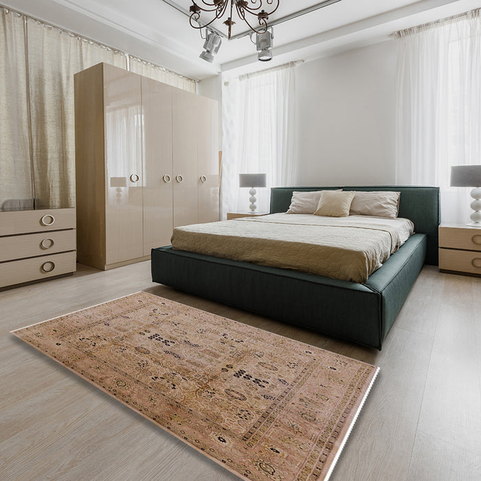 Mid-Century Modern Light Brown Oriental Rug in a Bedroom, urb1057