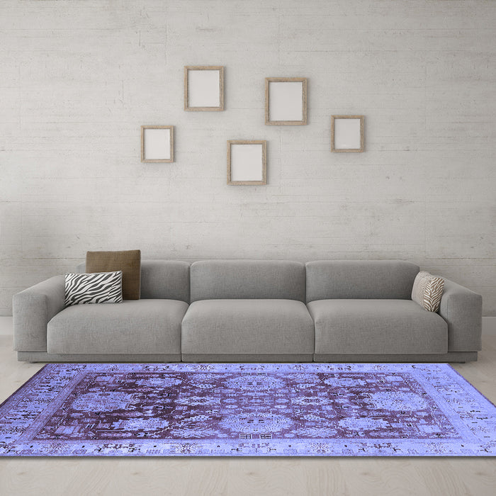 Machine Washable Oriental Blue Traditional Rug in a Living Room, wshurb1058blu