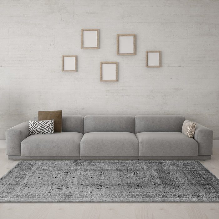 Machine Washable Oriental Gray Traditional Rug in a Living Room,, wshurb1059gry